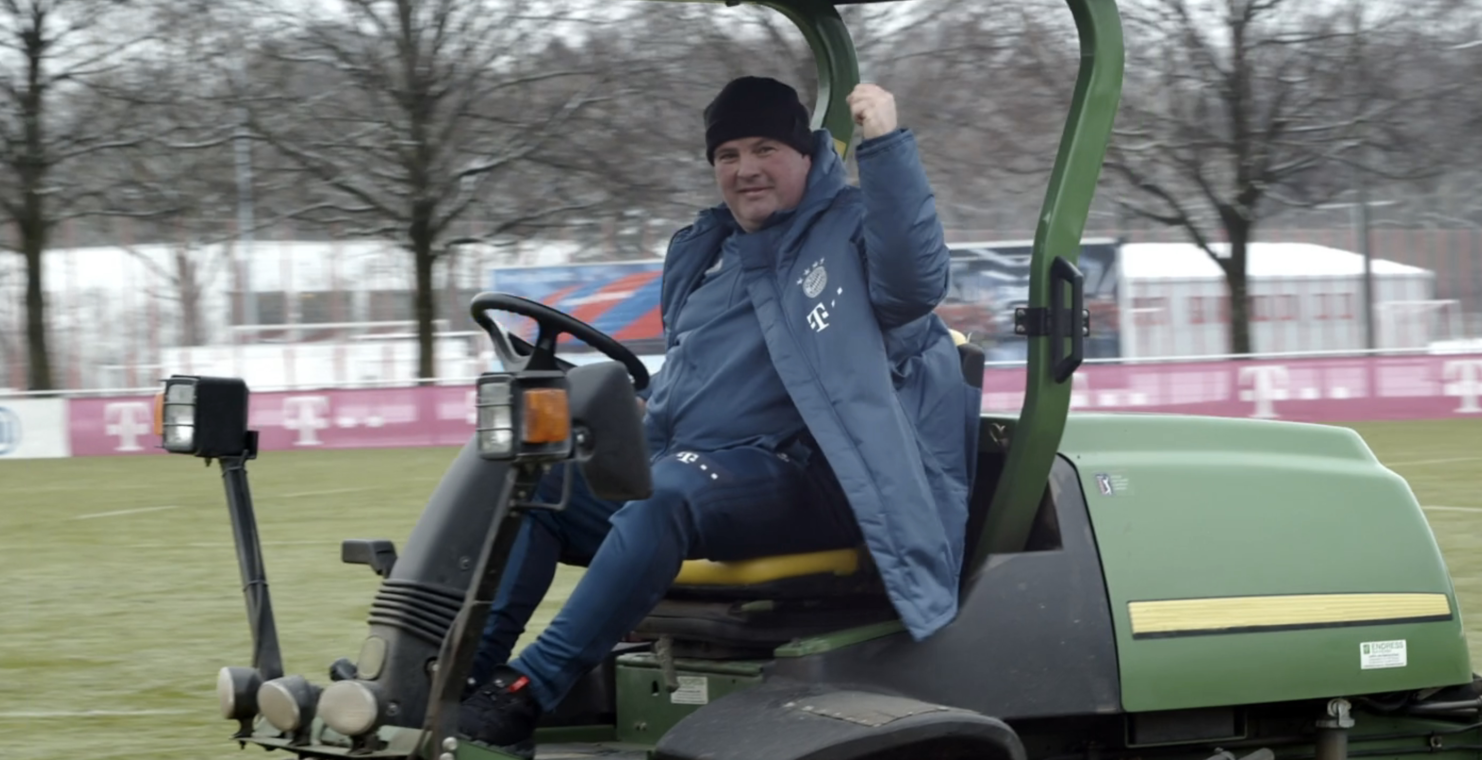 still from Google & Bayern